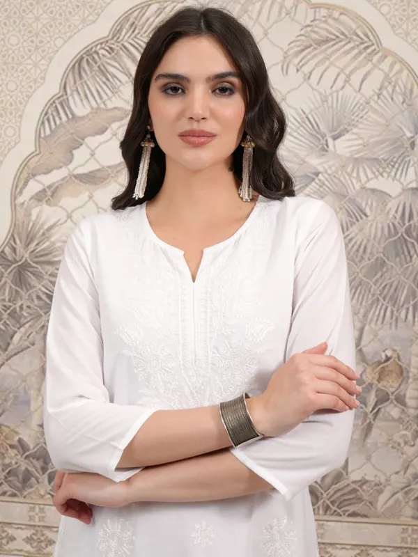  Vishudh Women White Embroidered Straight Kurtas