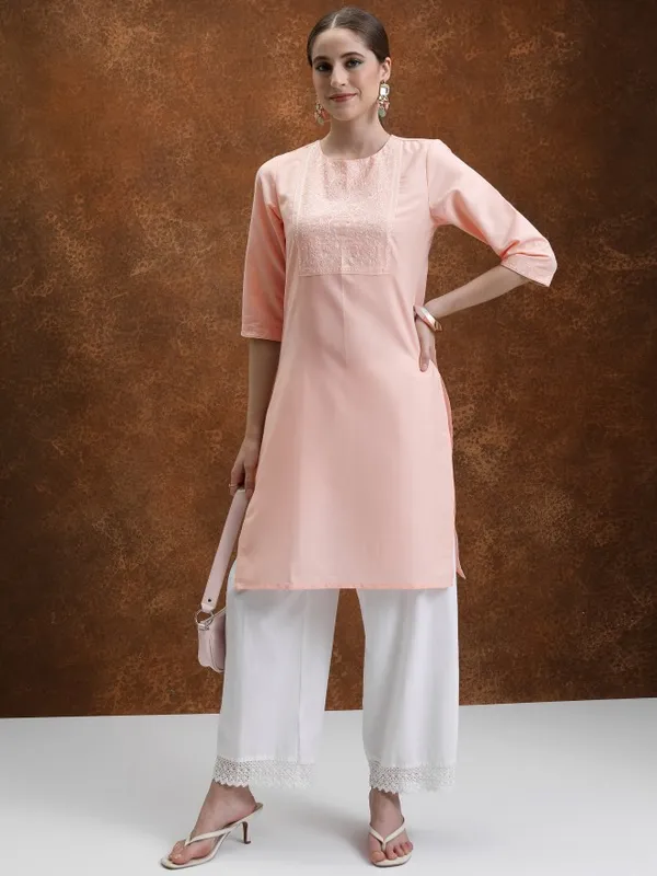  Vishudh Women Peach Embroidered Straight Kurtas