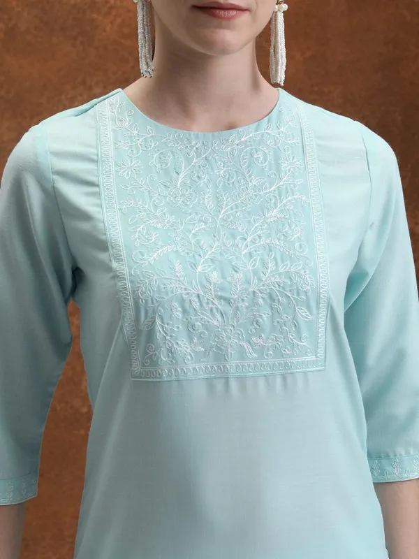 Vishudh Women White Embroidered Straight Kurta