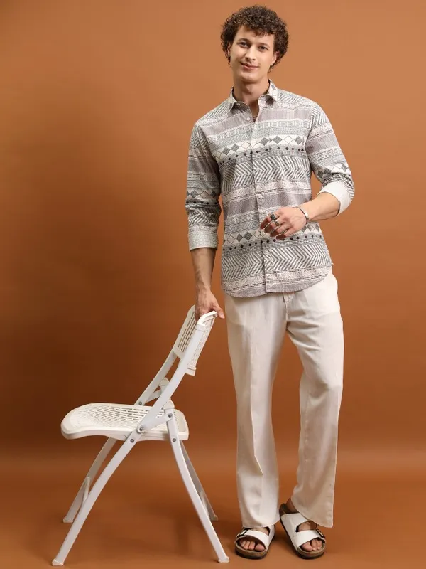  Ketch Men Cream Printed Slim Fit Casual Shirts