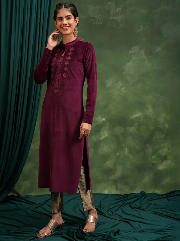 Embroidered Straight Kurta