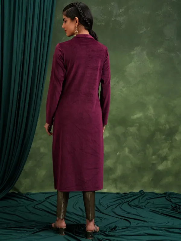 Embroidered Straight Kurta