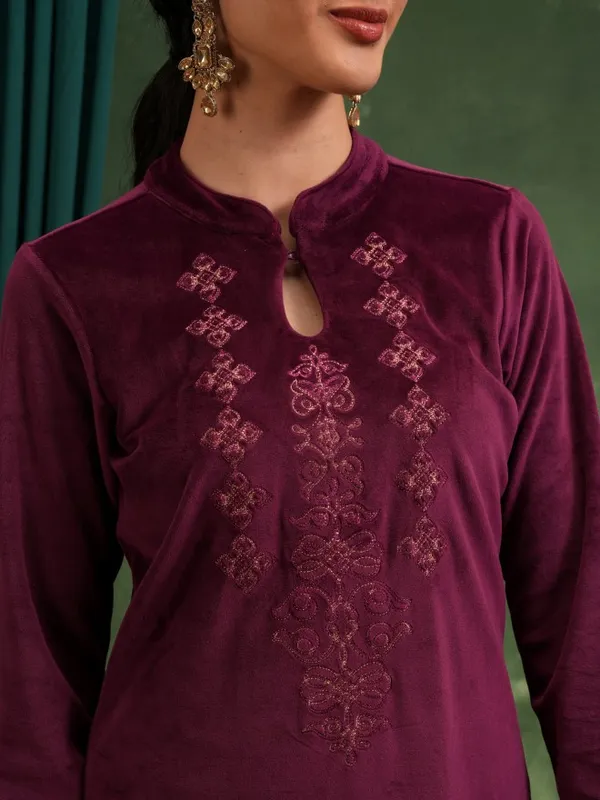 Embroidered Straight Kurta