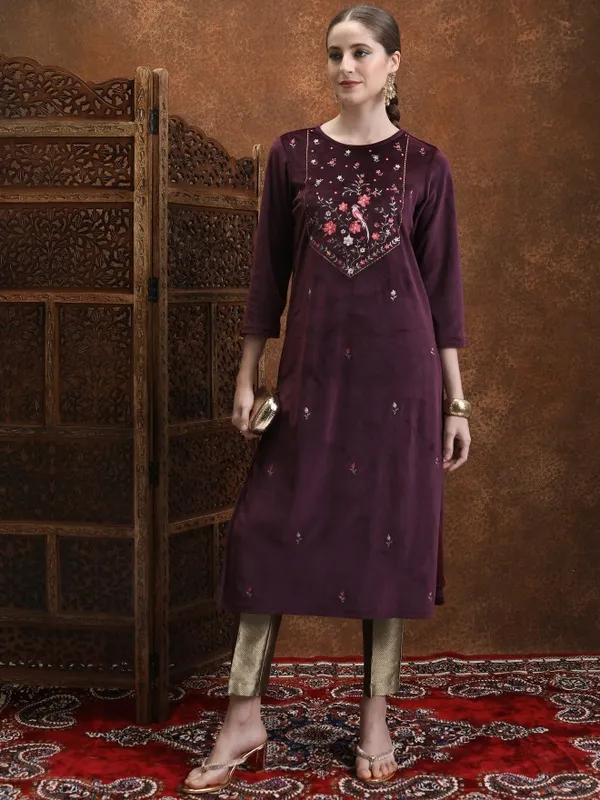  Vishudh Women Purple Embroidered Straight Kurtas