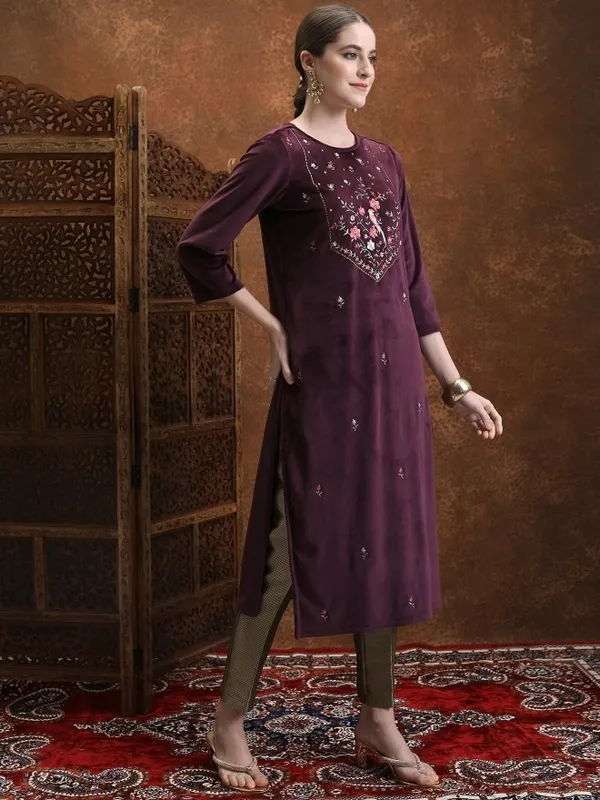  Vishudh Women Purple Embroidered Straight Kurtas