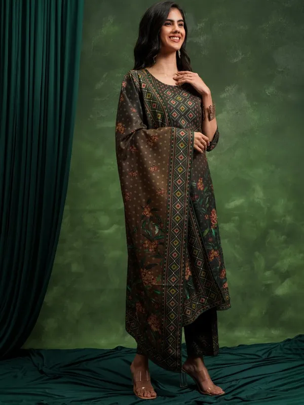 Women Kurta With Trouser & Dupatta