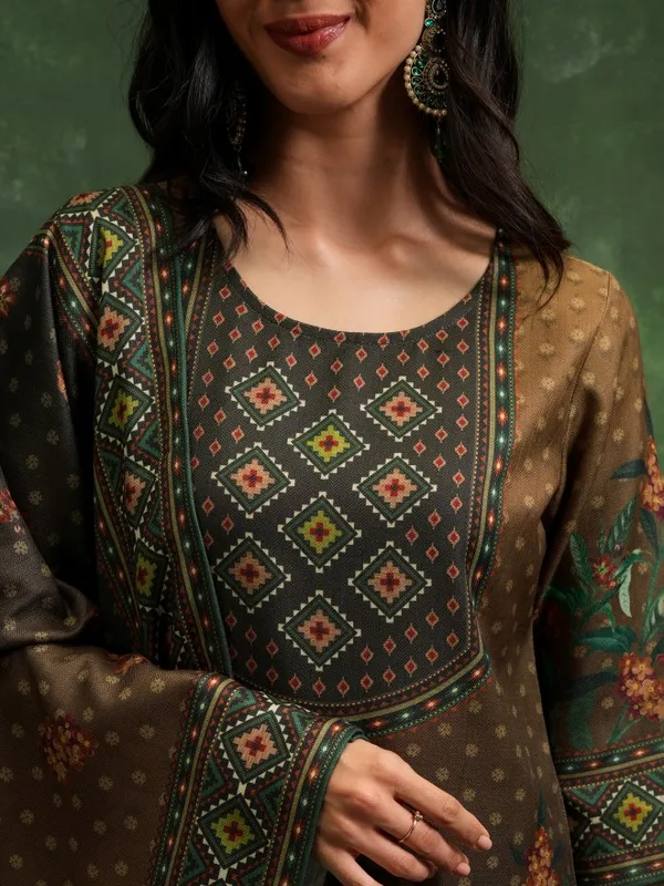 Women Kurta With Trouser & Dupatta