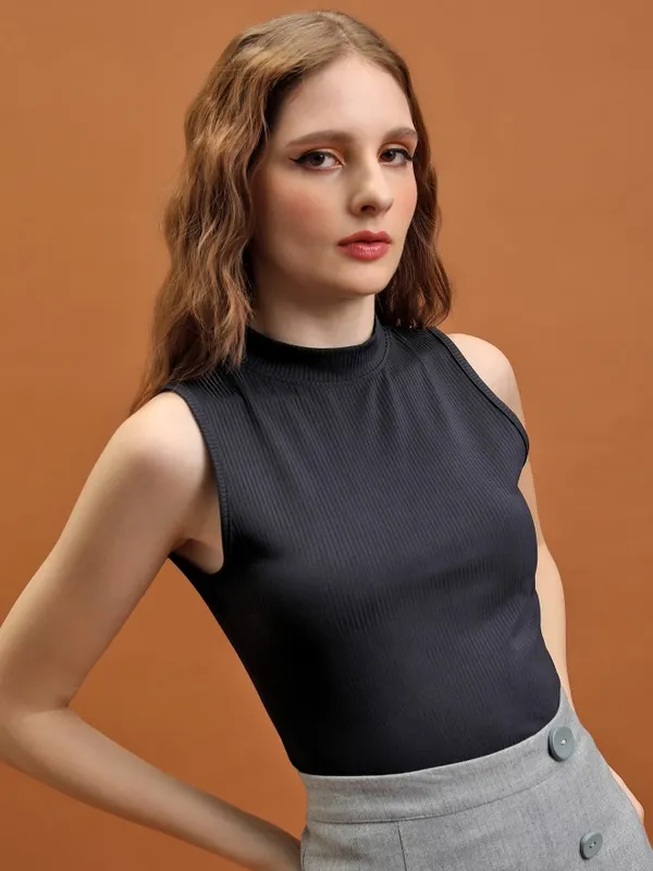 Solid Regular Top