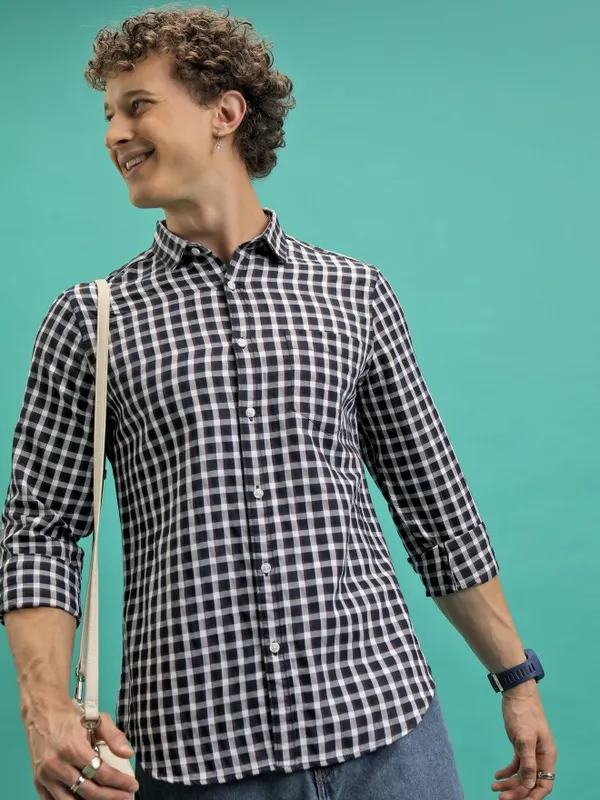 Men Checked Casual Shirt