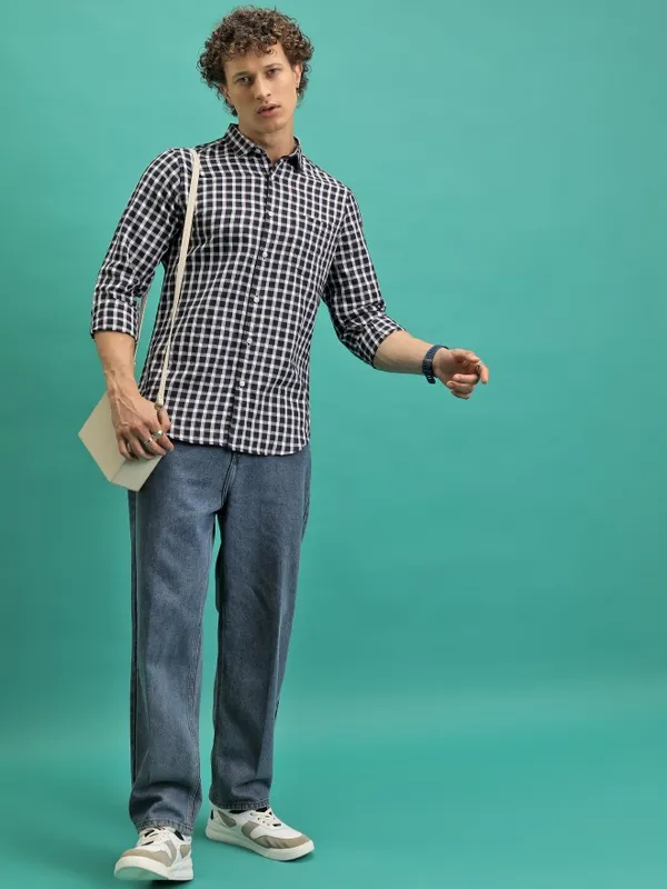 Men Checked Casual Shirt