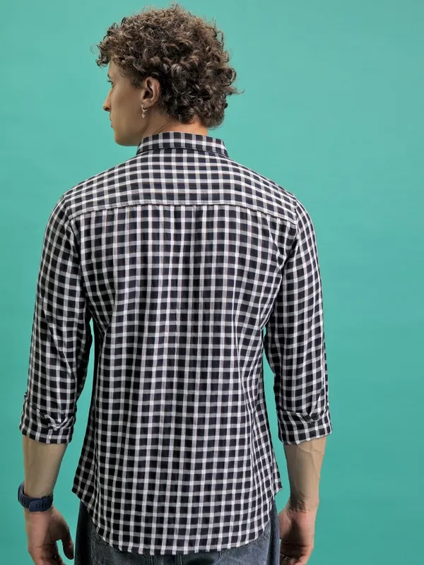 Men Checked Casual Shirt