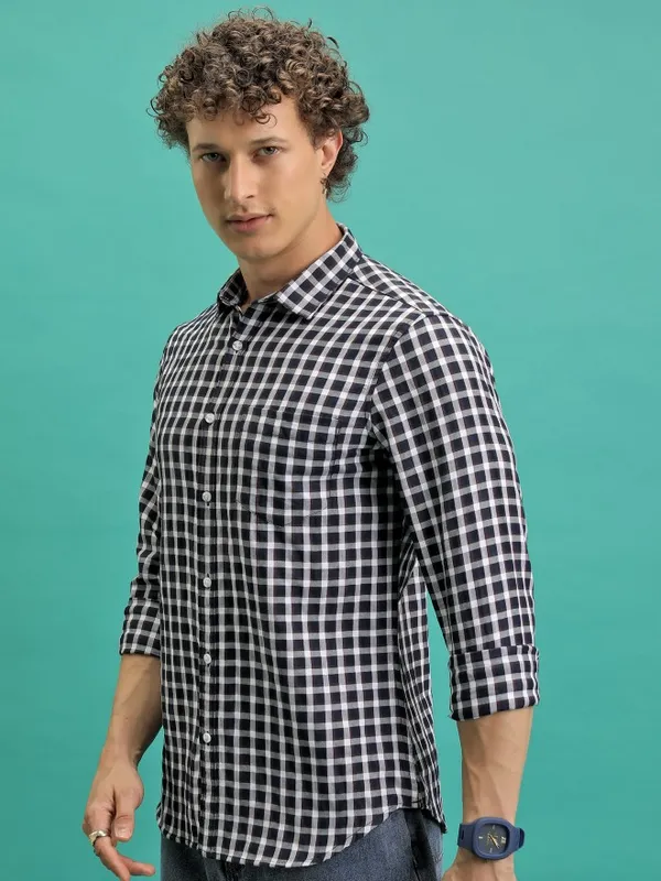 Men Checked Casual Shirt