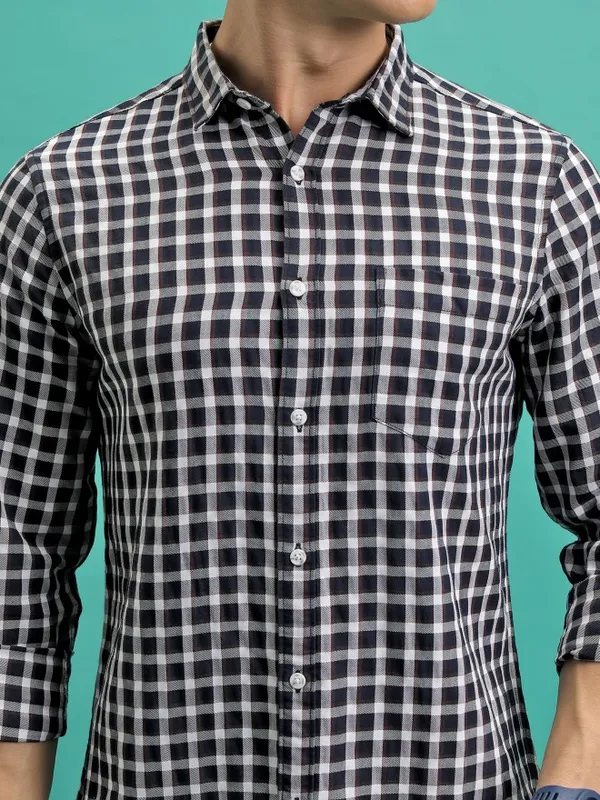 Men Checked Casual Shirt