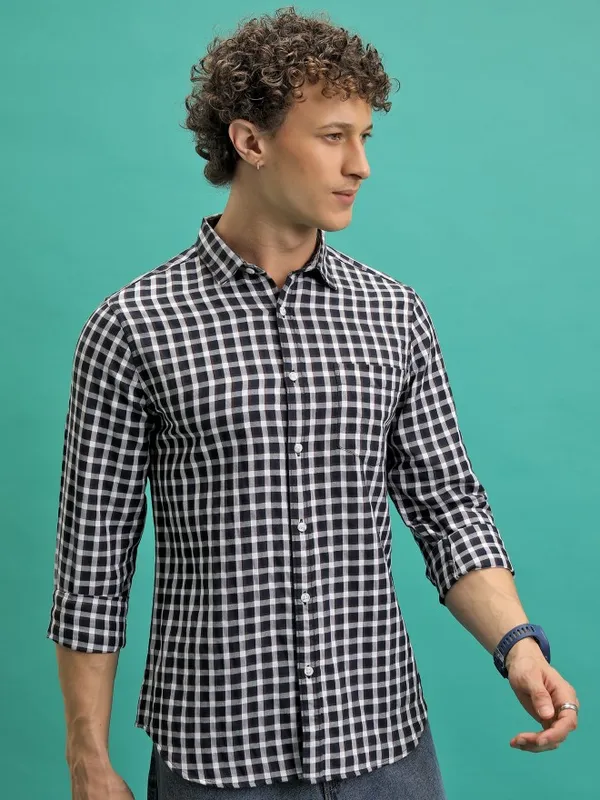 Men Checked Casual Shirt