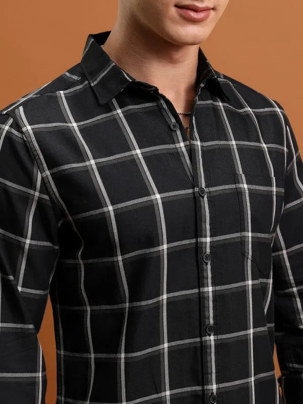  Highlander Men Black Checked Slim Fit Casual Shirts