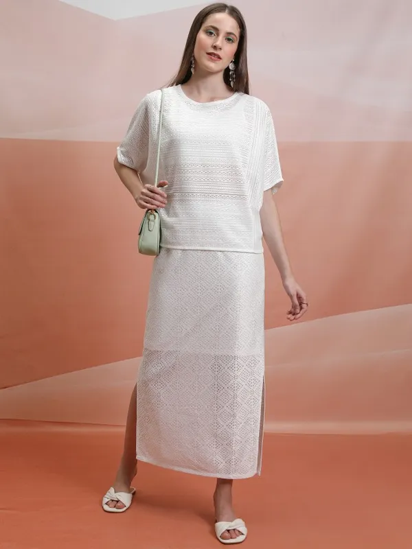  Tokyo Talkies Women White Self Design Regular Tops