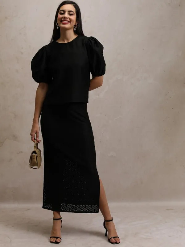  Tokyo Talkies Women Black Self Design Regular Tops
