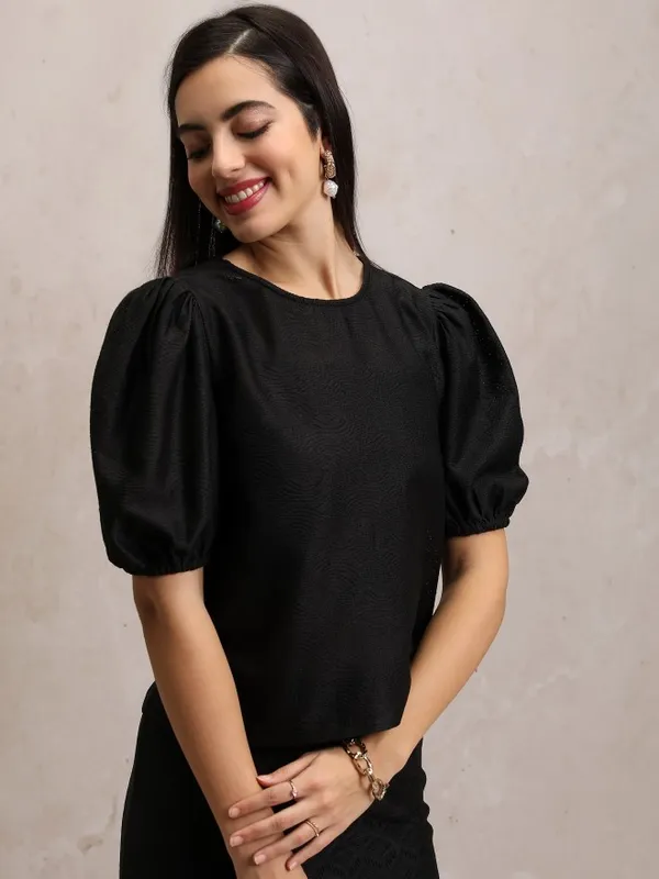  Tokyo Talkies Women Black Self Design Regular Tops