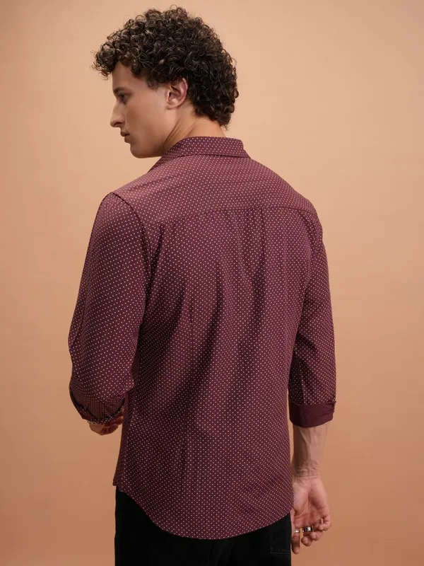 Highlander Men Maroon Printed Slim Fit Casual Shirts