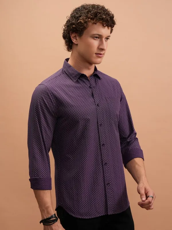  Highlander Men Purple Printed Slim Fit Casual Shirts