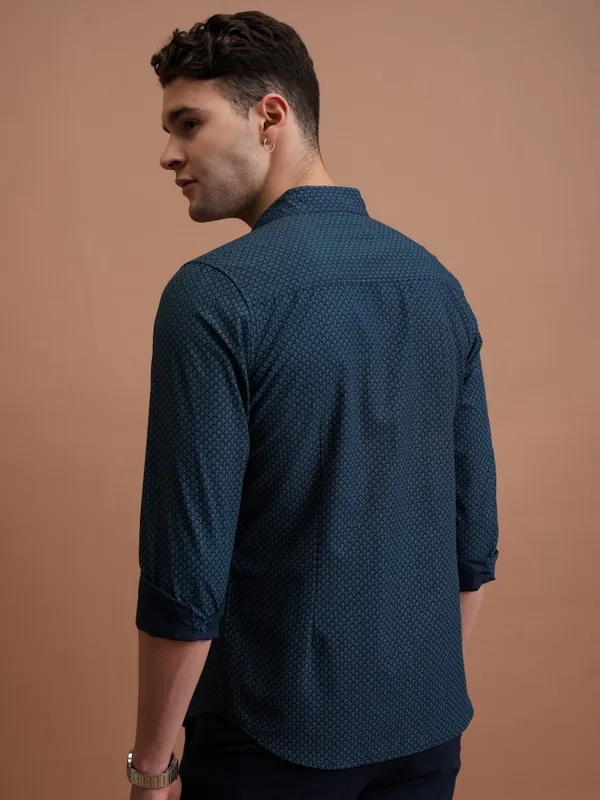  Highlander Men Navy Blue Printed Slim Fit Casual Shirts