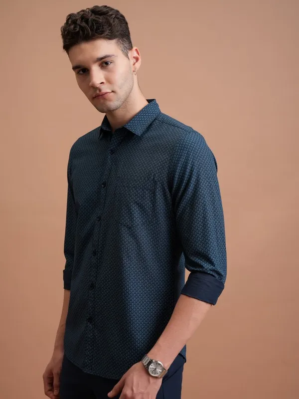  Highlander Men Navy Blue Printed Slim Fit Casual Shirts