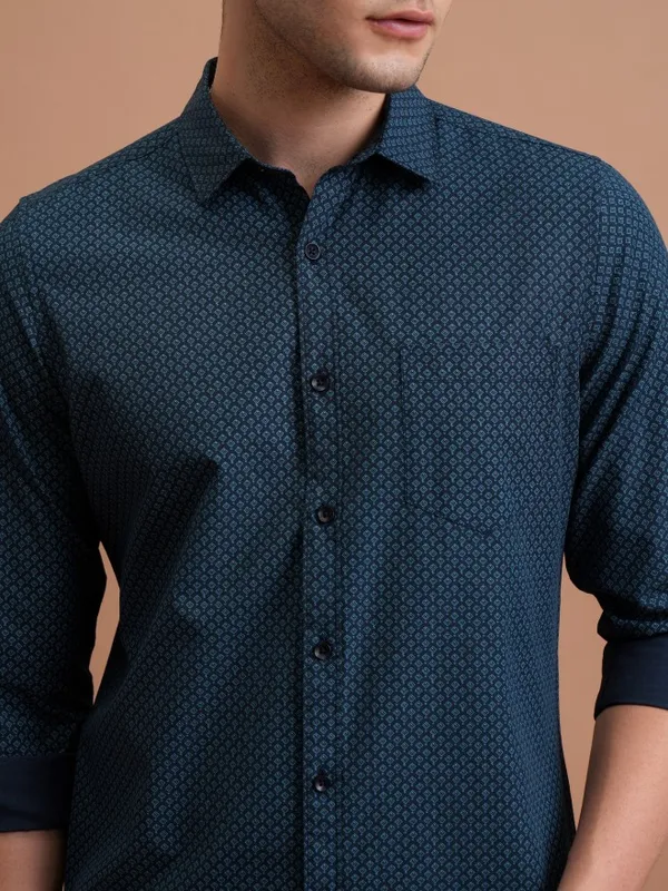  Highlander Men Navy Blue Printed Slim Fit Casual Shirts
