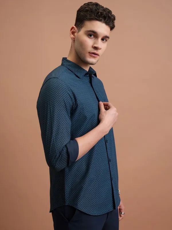  Highlander Men Navy Blue Printed Slim Fit Casual Shirts