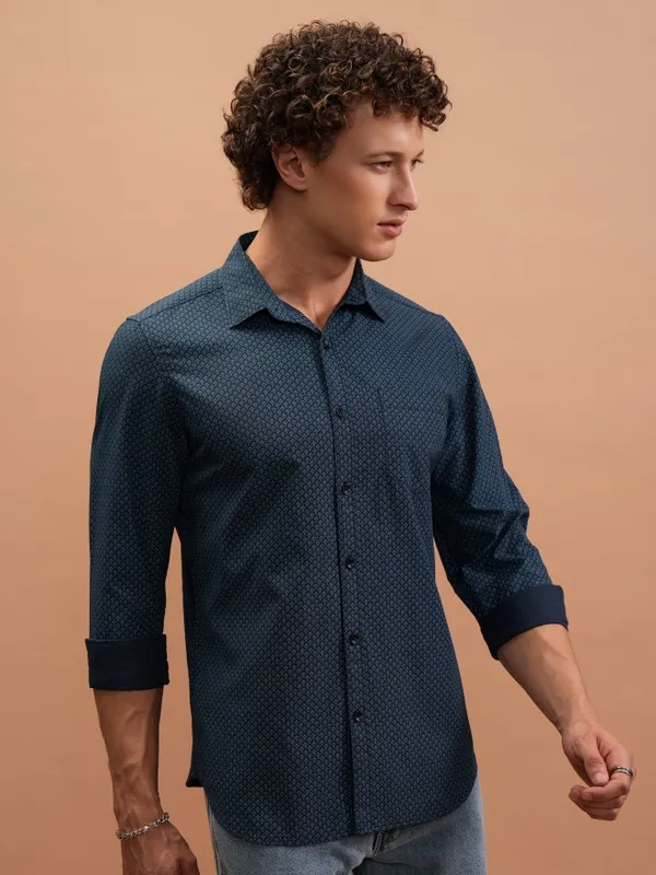  Highlander Men Navy Blue Printed Slim Fit Casual Shirts