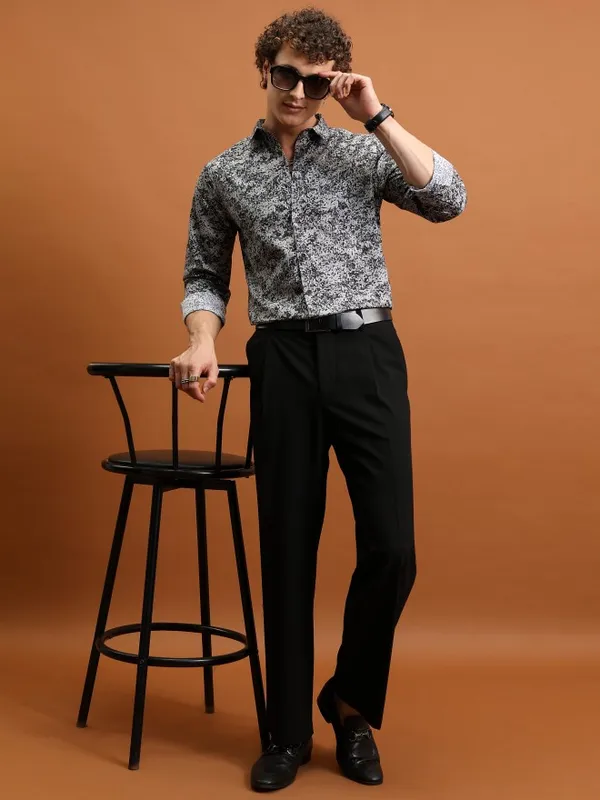  Highlander Men Grey Printed Slim Fit Casual Shirts