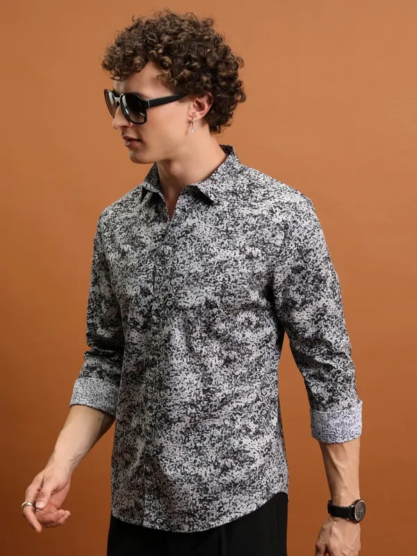  Highlander Men Grey Printed Slim Fit Casual Shirts