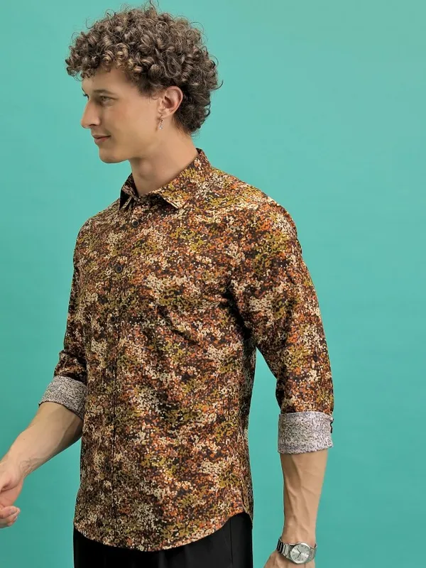  Highlander Men Brown Printed Slim Fit Casual Shirts