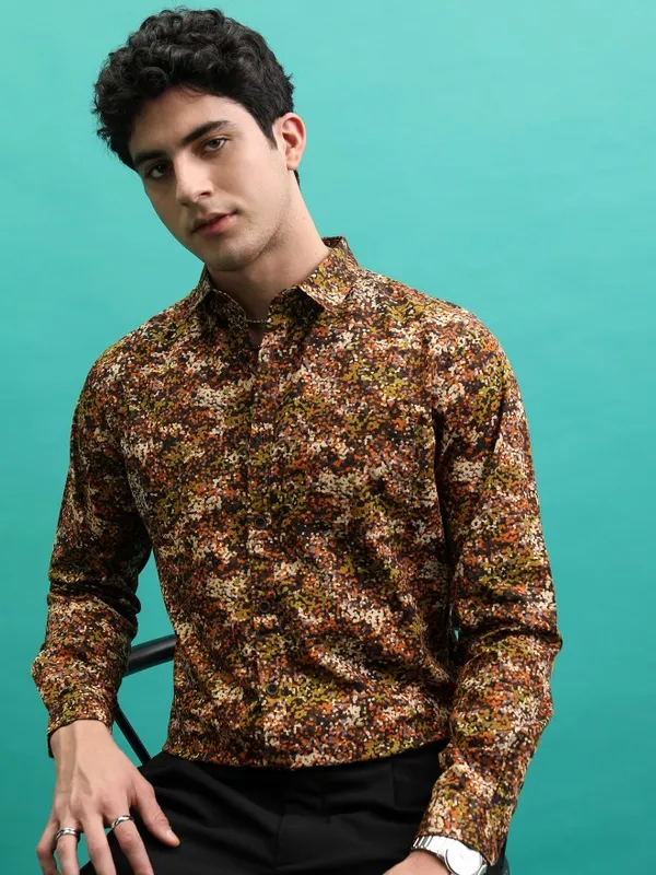  Highlander Men Brown Printed Slim Fit Casual Shirts