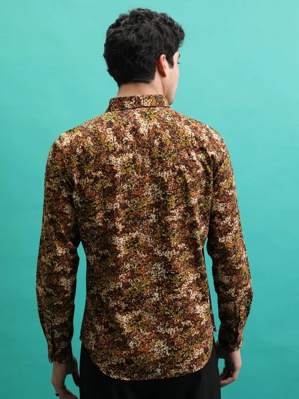  Highlander Men Brown Printed Slim Fit Casual Shirts