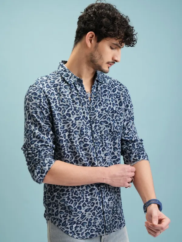  Highlander Men Grey Printed Slim Fit Casual Shirts