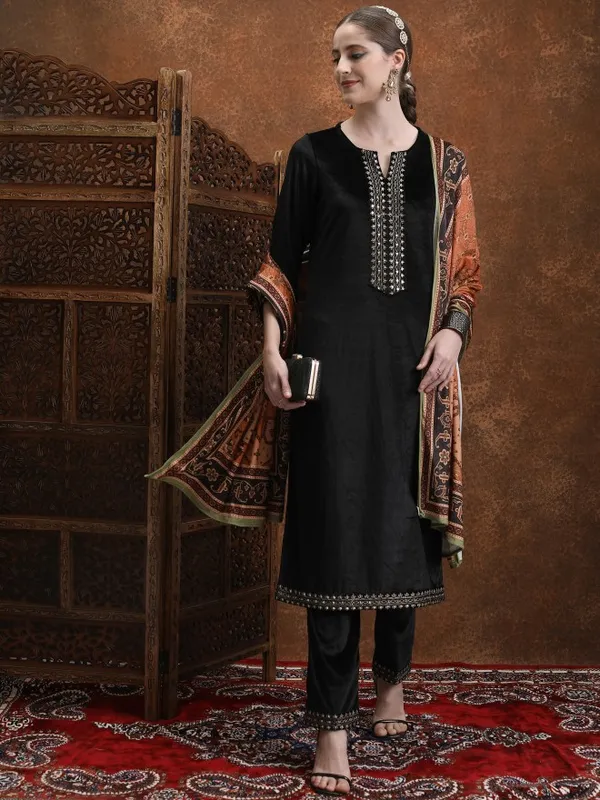  Vishudh Women Black Self Design Kurta Sets
