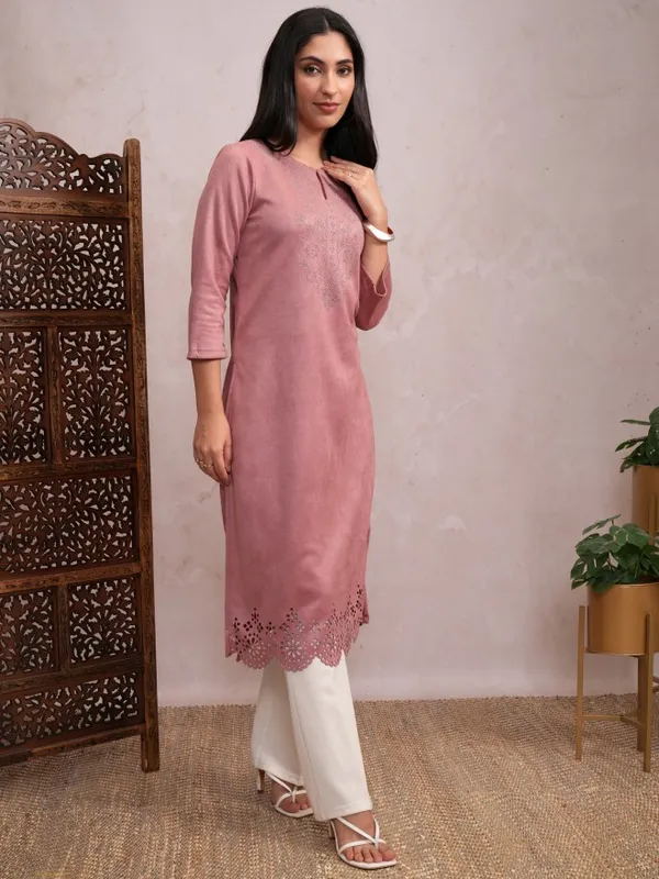 Vishudh Women Pink Embellished Straight Kurta