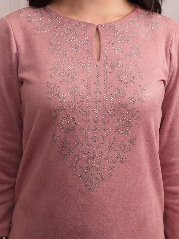 Vishudh Women Pink Embellished Straight Kurta