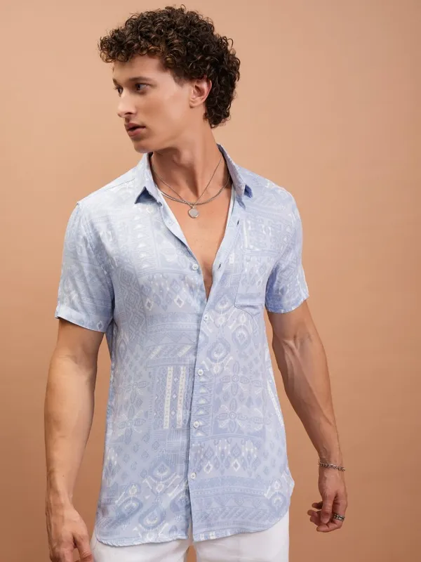 Men Slim Fit Casual Shirt