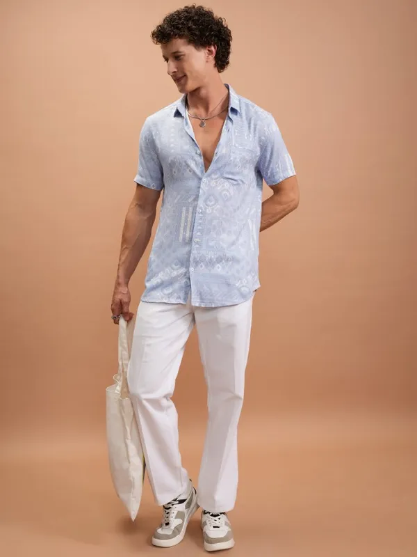 Men Slim Fit Casual Shirt