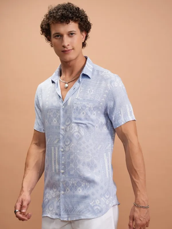 Men Slim Fit Casual Shirt