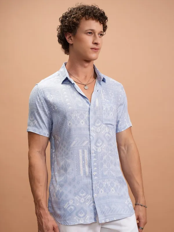 Men Slim Fit Casual Shirt