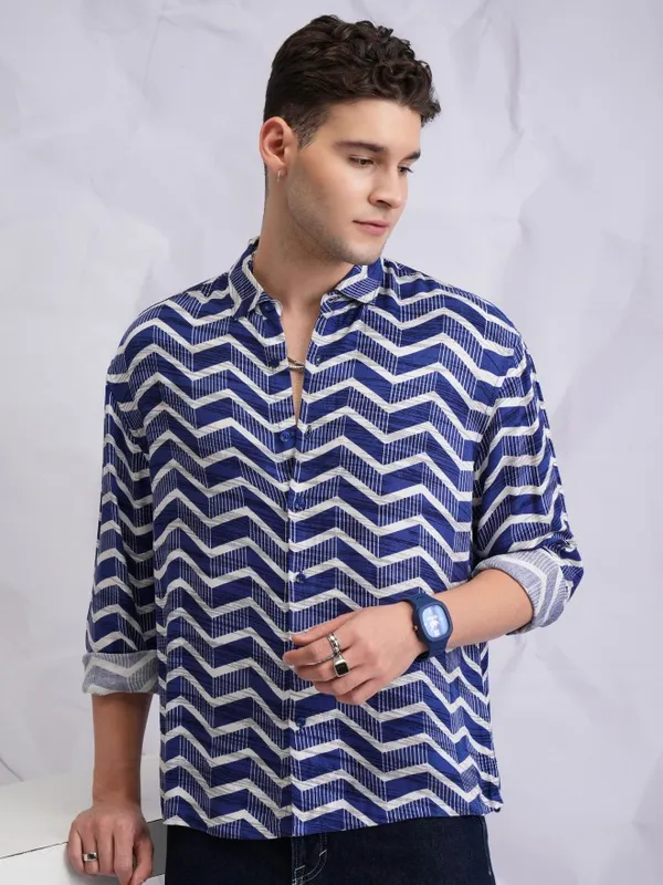  Highlander Men Blue Printed Oversized Fit Casual Shirts