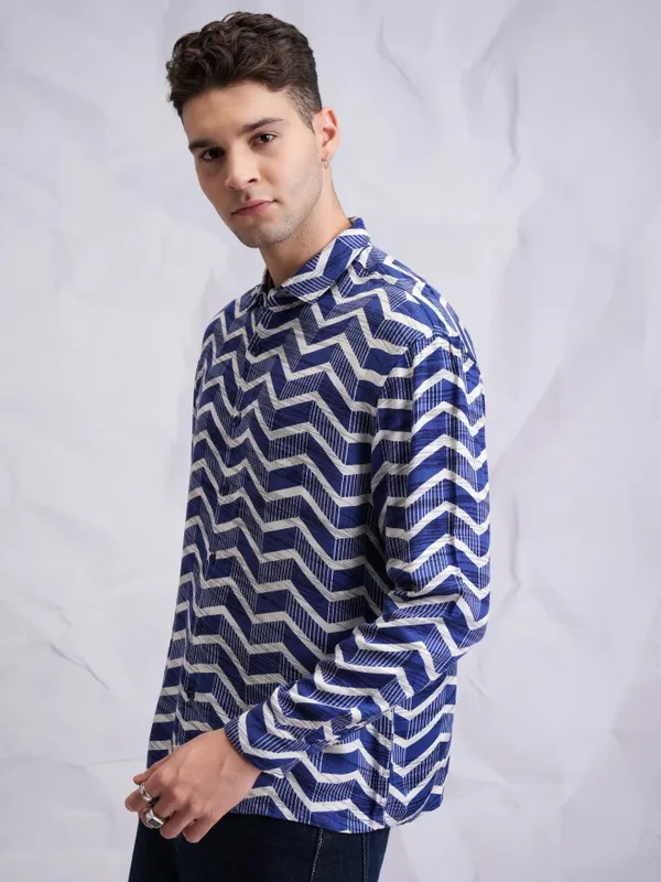 Highlander Men Blue Printed Oversized Fit Casual Shirts