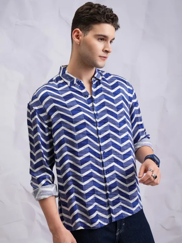  Highlander Men Blue Printed Oversized Fit Casual Shirts