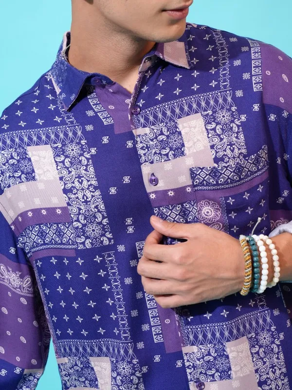 Highlander Men Green Printed Oversized Fit Casual Shirt