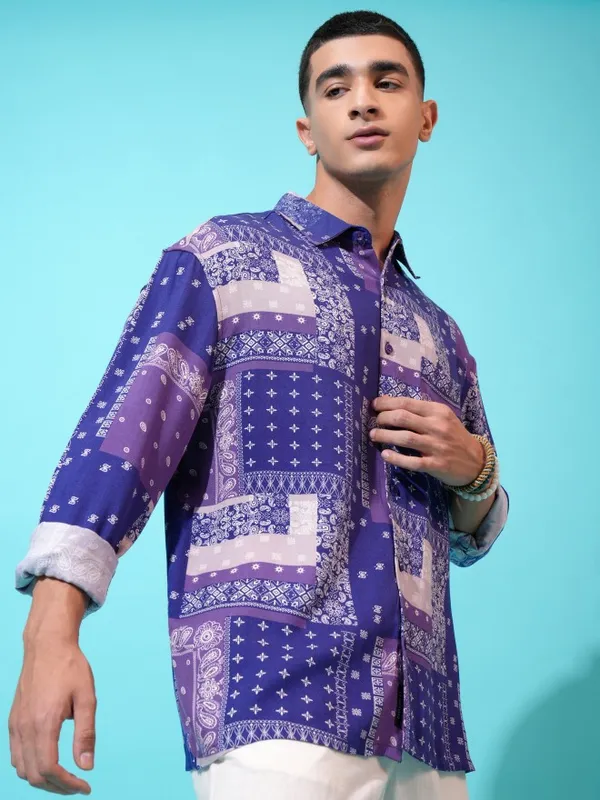 Highlander Men Green Printed Oversized Fit Casual Shirt