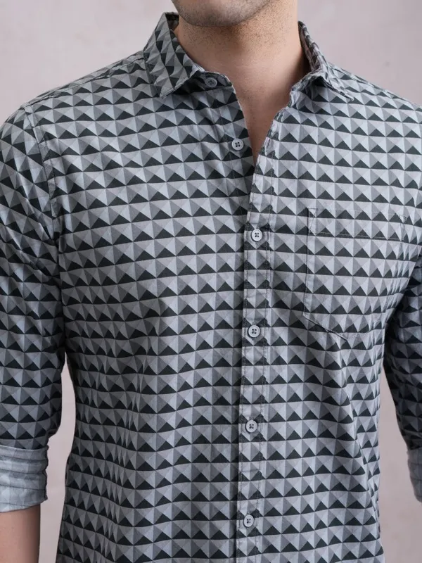 Highlander Men Grey Printed Slim Fit Casual Shirts