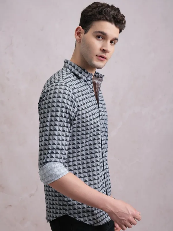  Highlander Men Grey Printed Slim Fit Casual Shirts