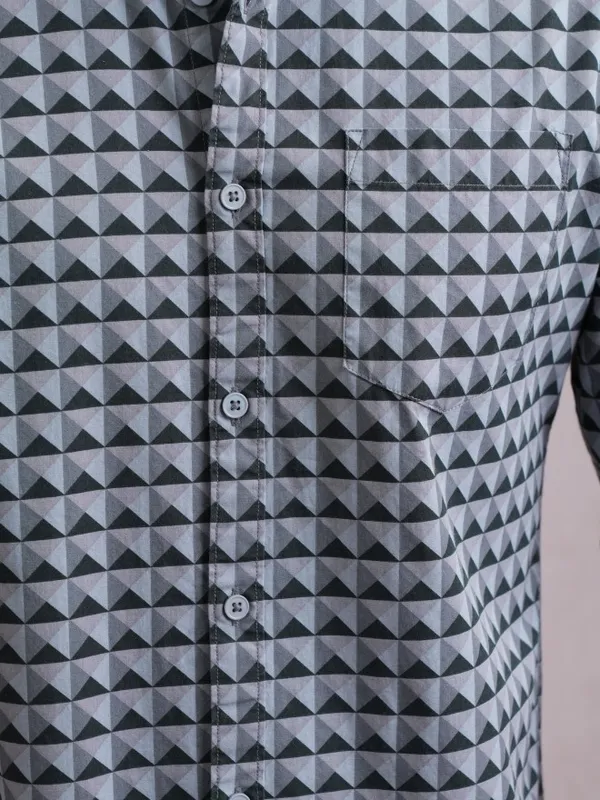  Highlander Men Grey Printed Slim Fit Casual Shirts